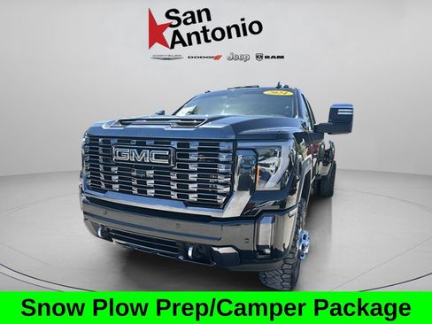 Used 2024 GMC Sierra 3500 Denali Ultimate AWD/4WD image 5