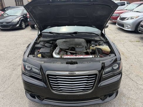 Used 2014 Chrysler 300 C RWD image 9