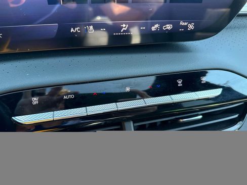 Used 2025 Buick Enclave Avenir w/ Super Cruise Package AWD/4WD image 33