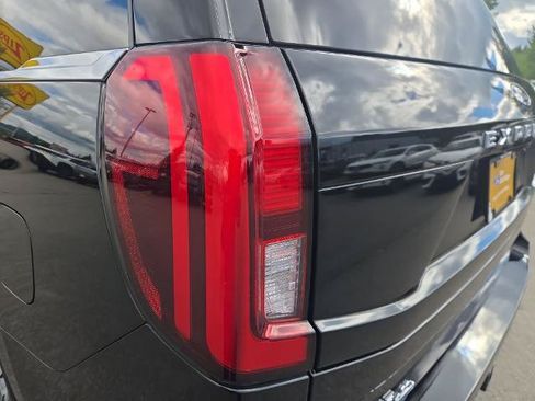 Certified 2025 Ford Expedition Active AWD/4WD image 5