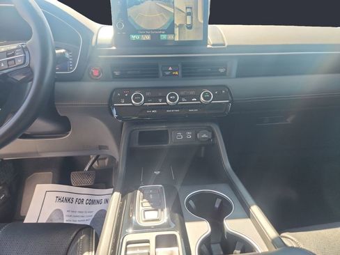 Used 2023 Honda Pilot Elite image 11