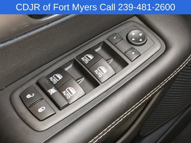 New 2026 Chrysler Pacifica Select FWD image 17