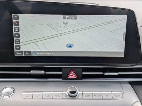 Used 2025 Hyundai Elantra Limited FWD image 21