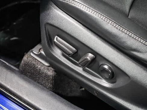 Certified 2024 Toyota Corolla Cross XLE image 22