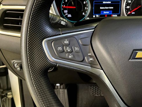 Used 2022 Chevrolet Equinox LT image 11