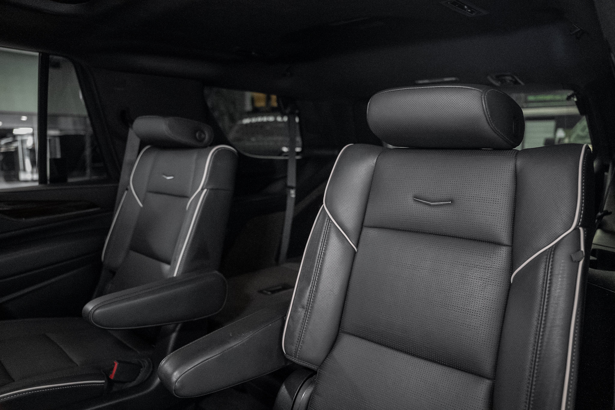 Used 2023 Cadillac Escalade Premium Luxury w/ Performance Package AWD/4WD image 62