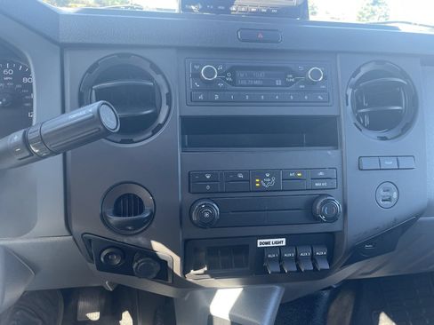 Used 2023 Ford F750 2WD Regular Cab Super Duty image 12