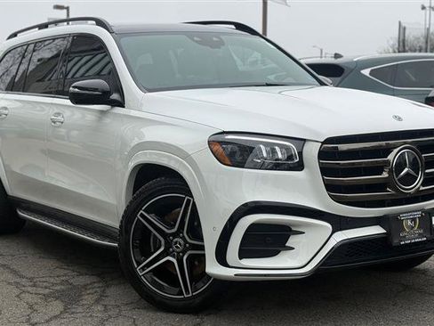 Used 2024 Mercedes-Benz GLS 450 4MATIC w/ AMG Line Exterior image 7