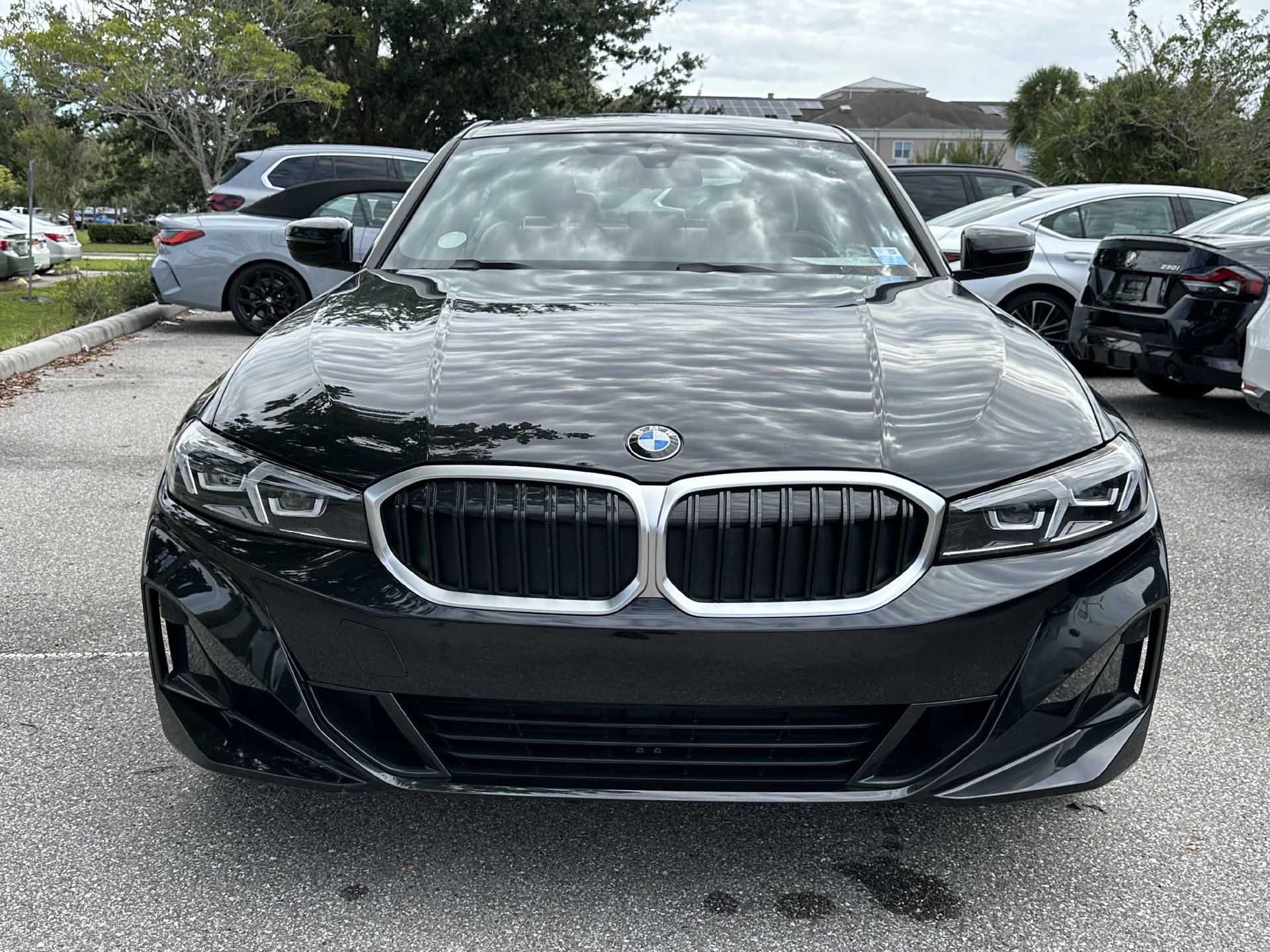 Certified 2025 BMW 330i Sedan RWD image 2