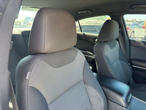 Used 2018 Dodge Charger SXT RWD image 13