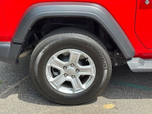 Used 2023 Jeep Wrangler Sport AWD/4WD image 17