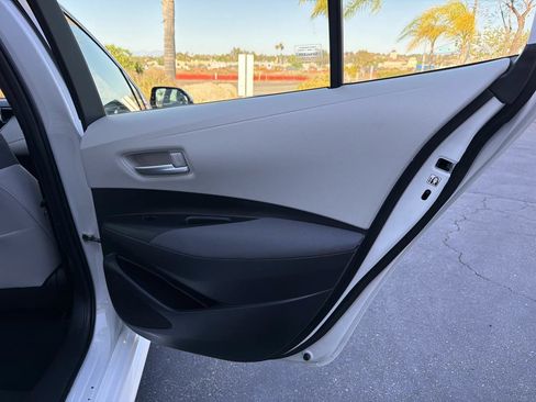 Used 2021 Toyota Corolla LE FWD image 18