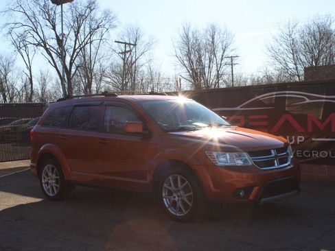 Used 2011 Dodge Journey Mainstreet w/ Flexible Seating Group image 4