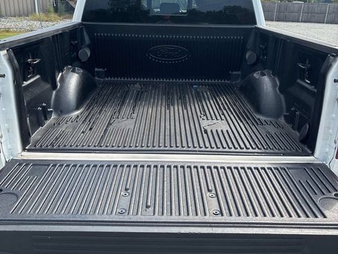 Used 2018 Ford F150 Lariat w/ Equipment Group 502A Luxury AWD/4WD image 4