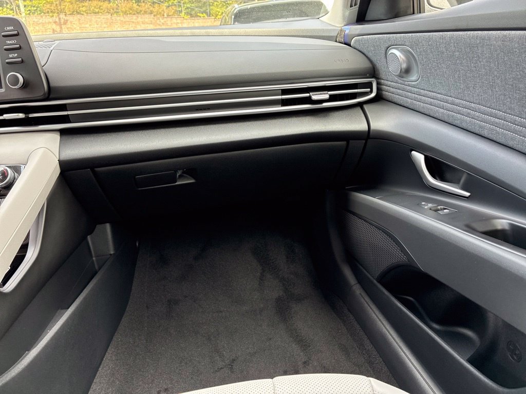 New 2026 Hyundai Elantra SEL Sport FWD image 39