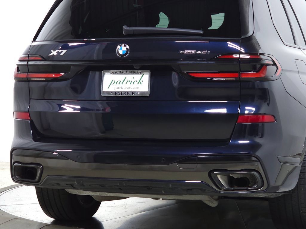 Used 2026 BMW X7 xDrive40i AWD/4WD image 9