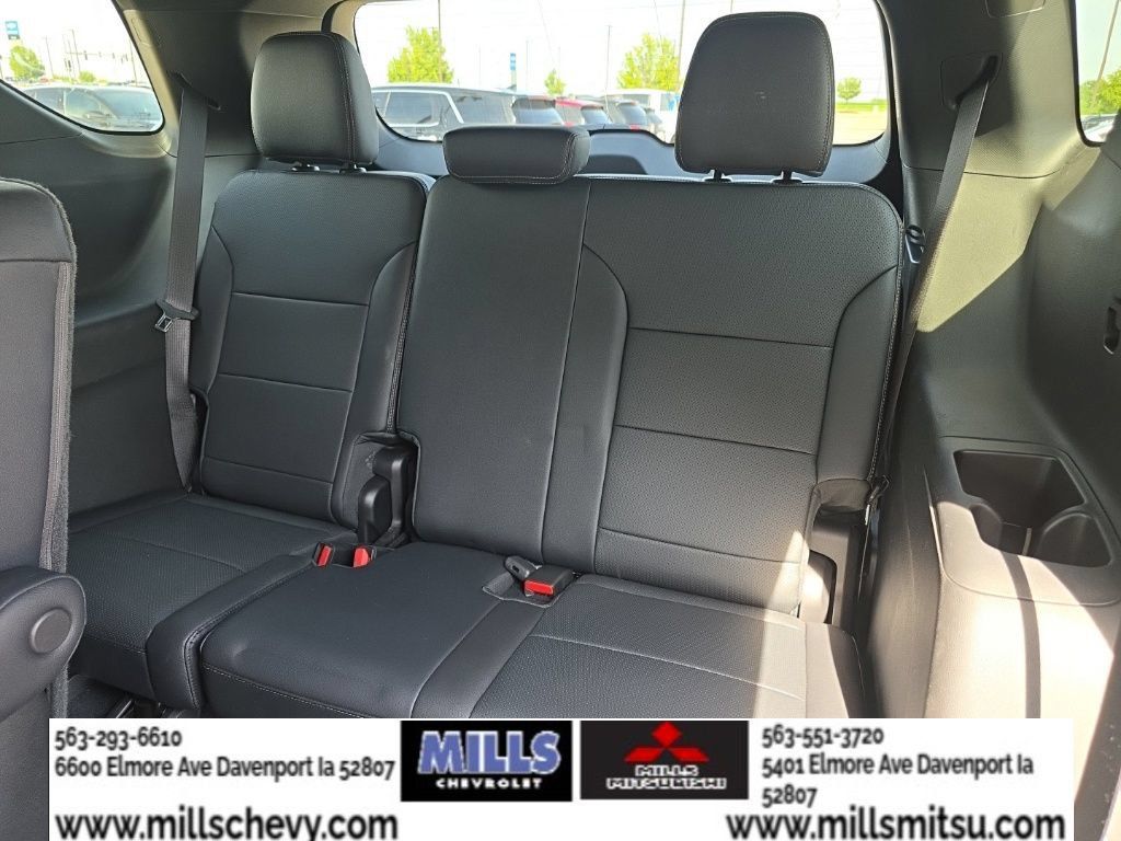 Used 2026 Chevrolet Traverse High Country w/ LPO, Floor Liner Package AWD/4WD image 17