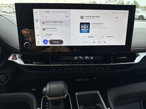 Used 2025 Toyota Sienna XSE w/ XSE Premium Package FWD image 21