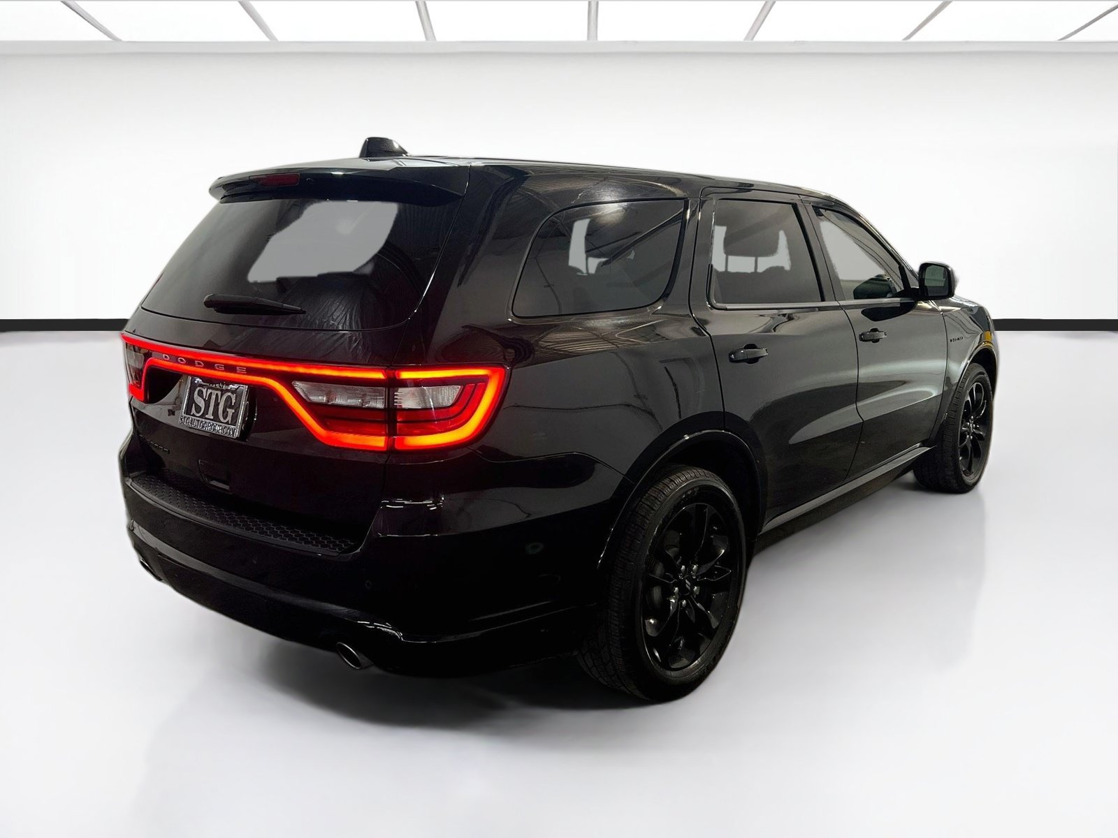 Used 2020 Dodge Durango R/T w/ Blacktop Package RWD image 4