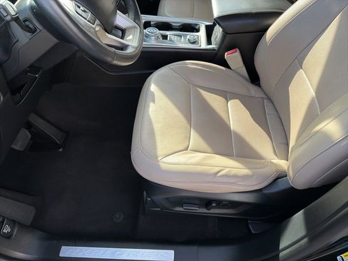 Used 2023 Ford Explorer Limited image 7