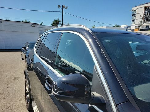 Used 2024 BMW X5 sDrive40i w/ Premium Package image 9