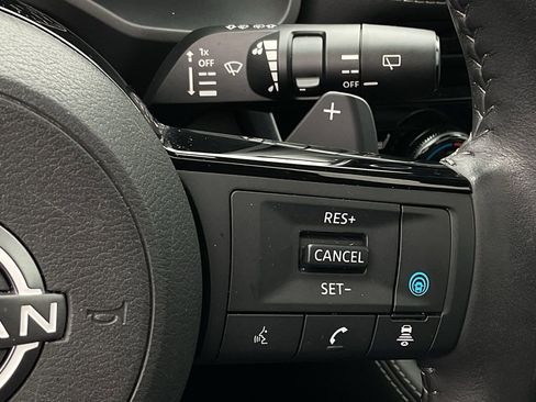 Used 2023 Nissan Rogue SL image 26