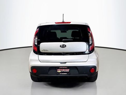 Used 2019 Kia Soul w/ Convenience Package FWD image 2