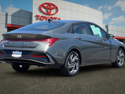 Used 2025 Hyundai Elantra SEL FWD image 3