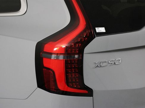 New 2026 Volvo XC90 B5 Plus image 15
