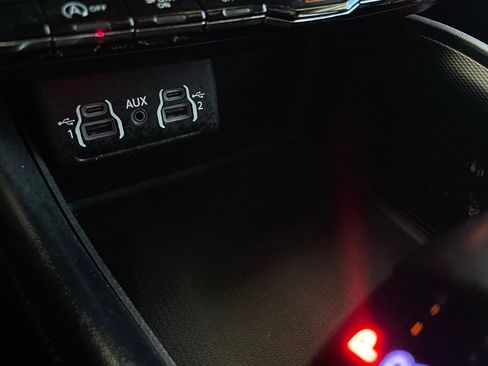 Used 2023 Dodge Durango GT image 40