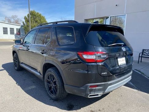 Used 2024 Honda Pilot Touring image 6
