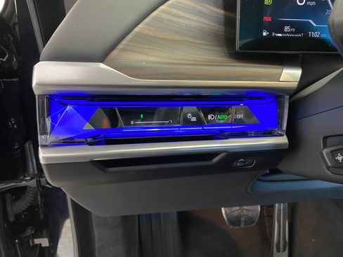 Used 2025 BMW 760i xDrive w/ Executive Package image 18