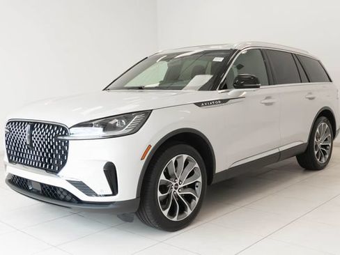 Used 2025 Lincoln Aviator Reserve w/ Illumination Package AWD/4WD image 7