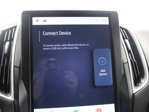 Used 2024 Ford Edge SE image 42