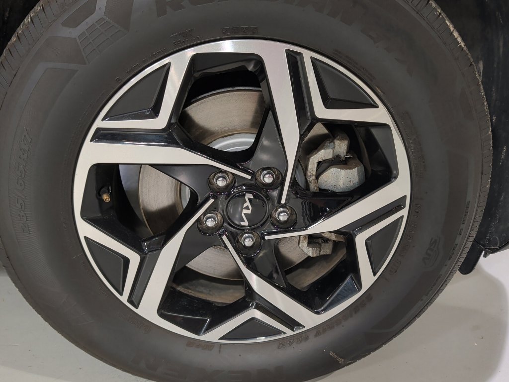Used 2023 Kia Sportage LX AWD/4WD image 6
