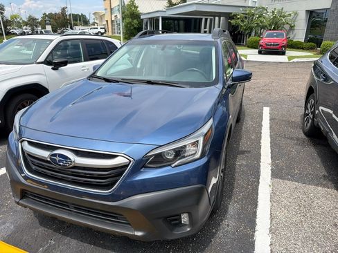 Used 2022 Subaru Outback Premium AWD/4WD image 1