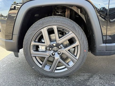 New 2026 Jeep Compass Limited image 10