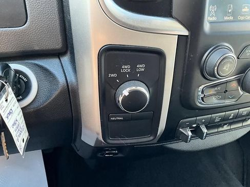 Used 2017 RAM 2500 SLT w/ Black Appearance Group AWD/4WD image 22