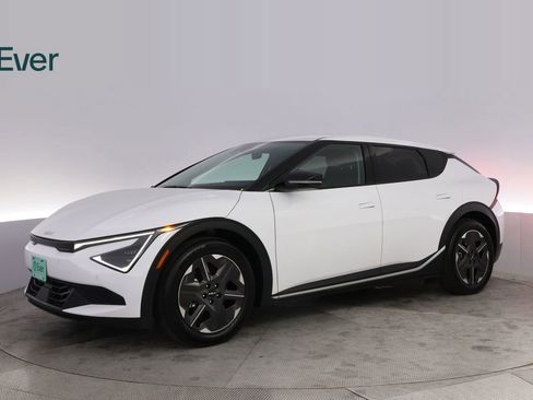 Used 2025 Kia EV6 Light RWD image 18