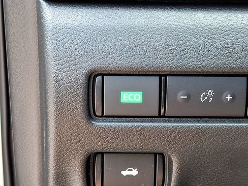 Used 2021 Nissan Sentra SV FWD image 23