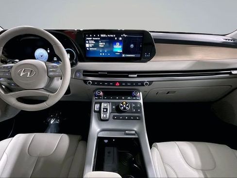 Used 2023 Hyundai Palisade Limited image 16