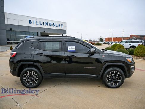 Used 2019 Jeep Compass Trailhawk w/ Cold Weather Group image 8