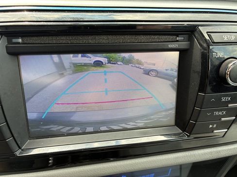 Used 2016 Toyota Corolla LE FWD image 11