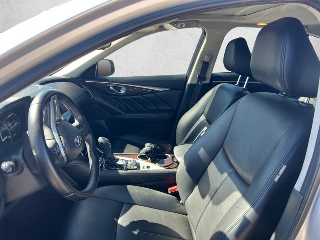 Used 2018 INFINITI Q50 Luxe w/ Essential Package (3.0T Luxe) RWD image 17