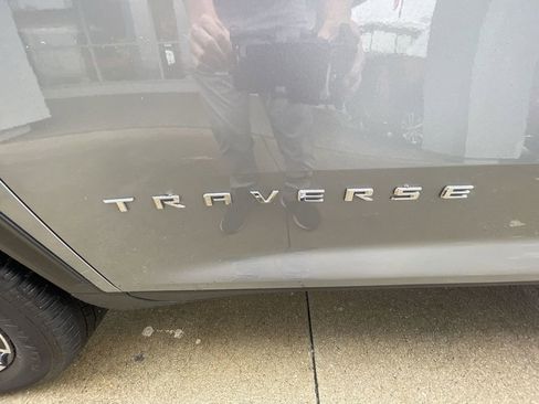 Certified 2024 Chevrolet Traverse LT w/ Enhanced Driving Package FWD image 32