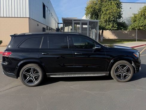 Used 2023 Mercedes-Benz GLS 450 4MATIC image 9
