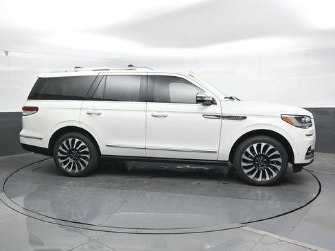 Used 2022 Lincoln Navigator Black Label AWD/4WD image 3