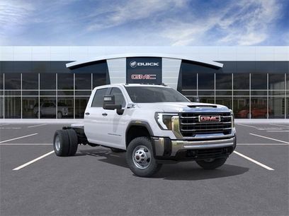 New 2025 GMC Sierra 3500 Pro w/ Convenience Package