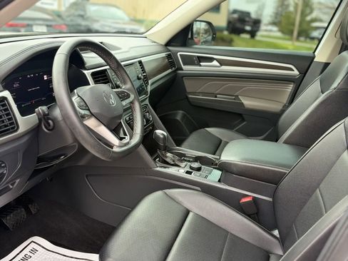 Used 2023 Volkswagen Atlas SE w/ Panoramic Sunroof Package image 17