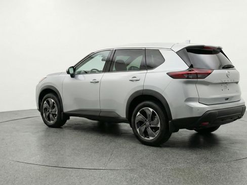 Used 2025 Nissan Rogue SV image 6